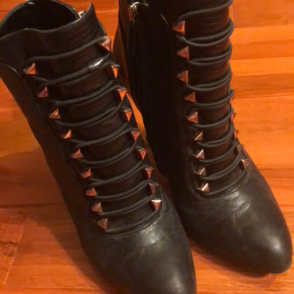 BCBG MaxAzria ‘Bari’ booties - Picture 4 of 7